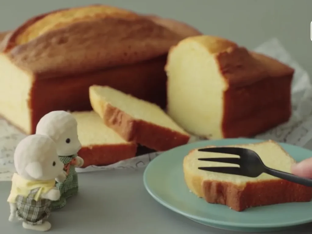 Pound cake slice on plate 