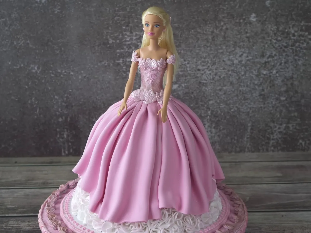 barbie cake